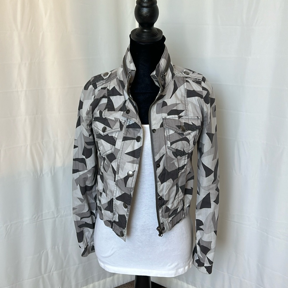 Rubbish Color Block Cropped Jacket